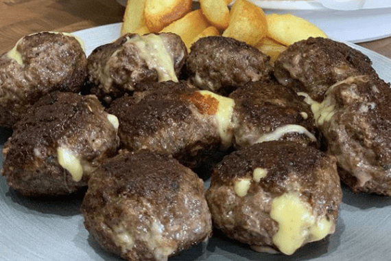 Mama Meatballs With Cheese