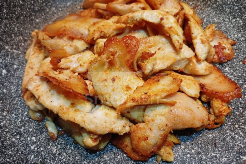 Tavuklu Mantar Yemeği