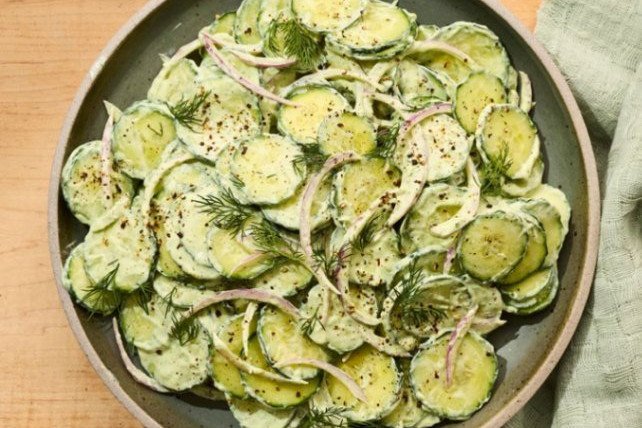 Yüksek Proteinli Salatalık Salatası Yüksek Proteinli Salatalık Salatası