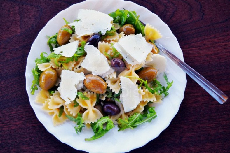 Yunan Usulü Makarna Salatası