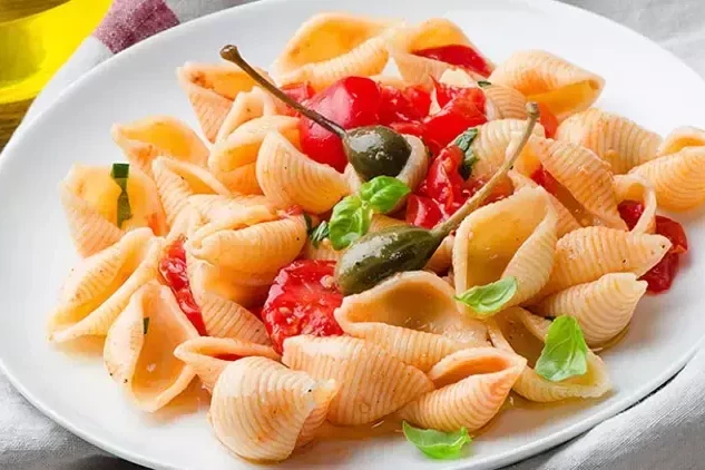 Brunette Pasta With Vegetables